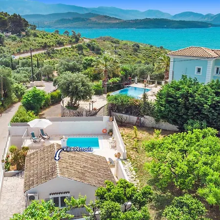 Petroula By Villa