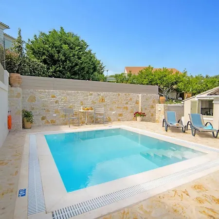 Petroula By Villa *